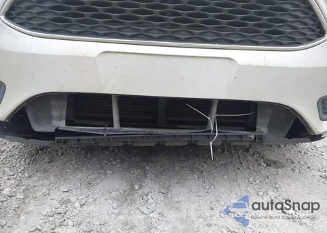 2015 Ford Focus Se z USA, uszkodzony, nr VIN 1FADP3K29FL281791